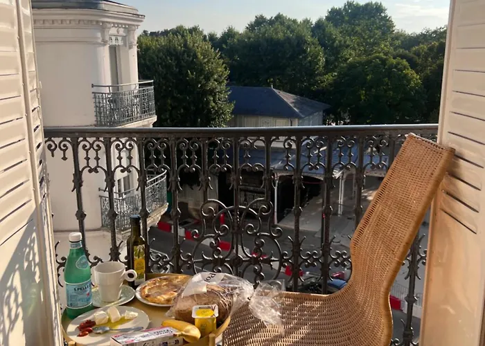 Апартаменты Le Splendid - Hypercentre - Proche Opera & Parcs - Thermes