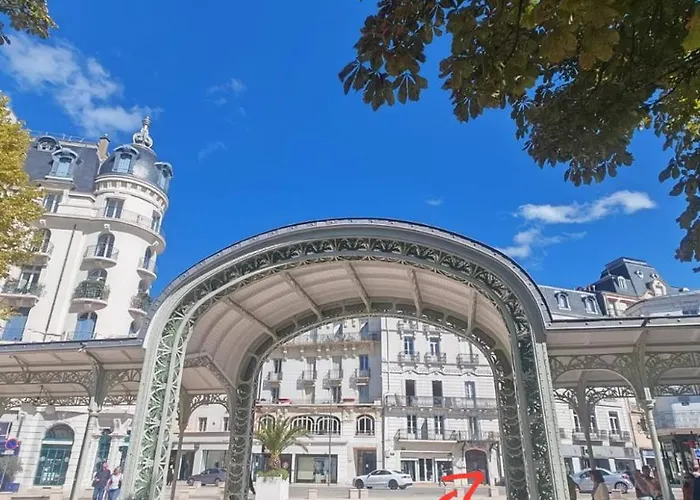 Апартаменты Le Splendid - Hypercentre - Proche Opera & Parcs - Thermes